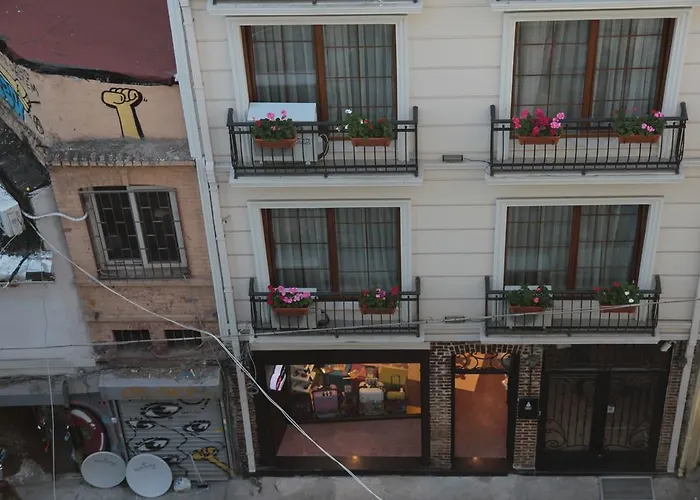 アールヌーボー ガラタ アパートホテル イスタンブール