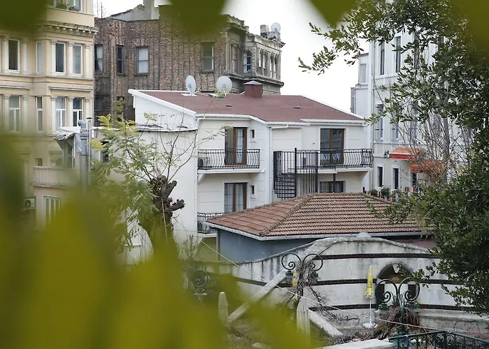 アールヌーボー ガラタ